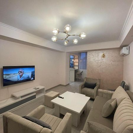 Republic Square Apartment Erivan Dış mekan fotoğraf