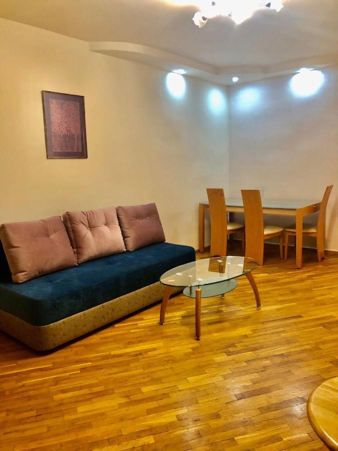 Republic Square Apartment Erivan Dış mekan fotoğraf